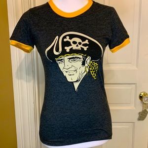 Nike Cooperstown Collection Pittsburgh Pirates Slim Fit Short-Sleeved T-shirt